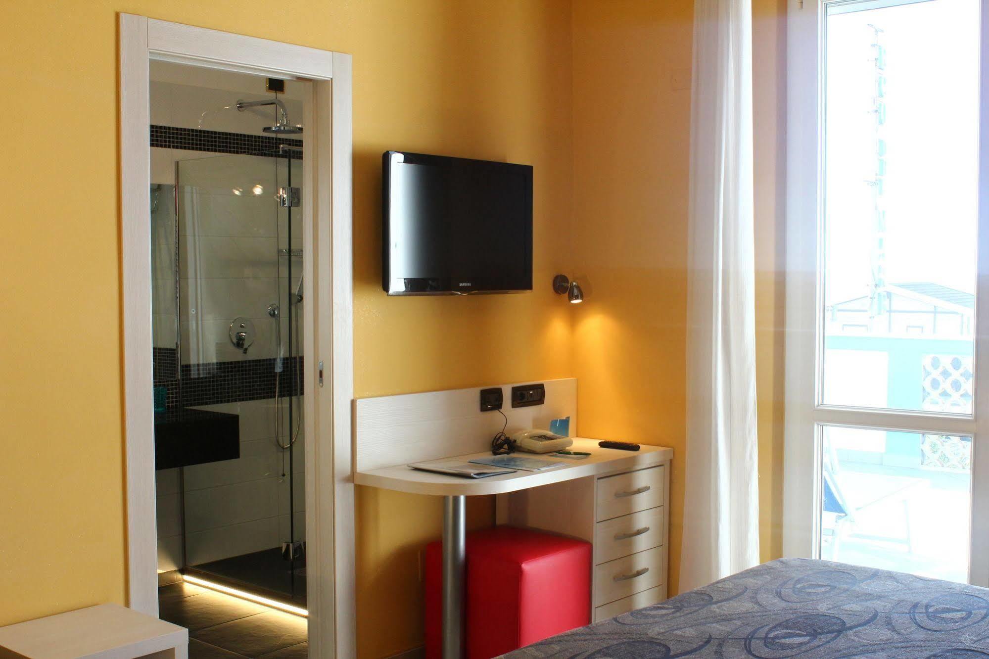 Hotel Eco Del Mare Marina di Massa Zewnętrze zdjęcie
