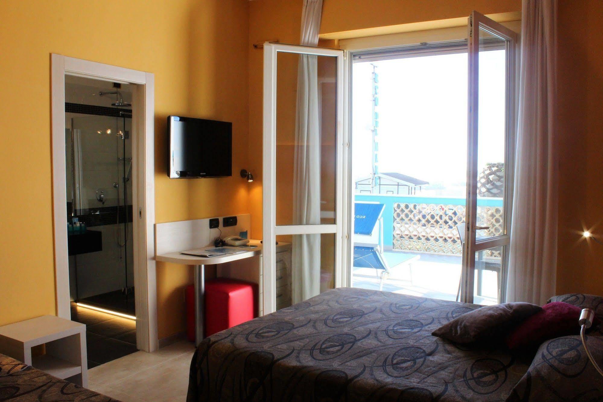 Hotel Eco Del Mare Marina di Massa Zewnętrze zdjęcie